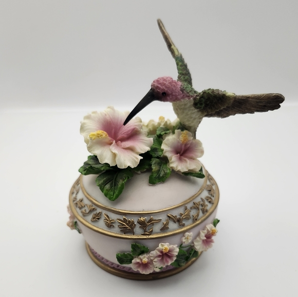Vintage Heritage House Hummingbird Music Box Unchained Melody Songbird Treasures - Picture 1 of 4